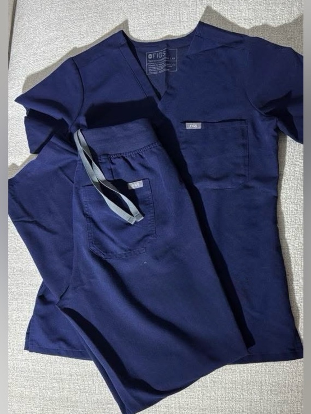 Figs Navy Short Sleeve V-Neck Scrub Top and Pants both size XS